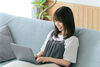 ＼20～30代女性活躍中／
PC持ってなくても大丈夫！
必要に応じてお仕事で使用するPCやヘッドセットは会社から貸与します◎
