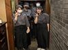 【七輪炭火焼肉　和や】でホールスタッフを募集♪
飲食バイトが初めての方もしっかりフォローするので
安心してくださいね◎