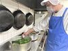 たくさんの人を「食」で支えるお仕事♪
丁寧にお教えしますので、
調理業務が初めての方もぜひチャレンジしてみてください！