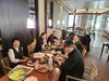 幅広い年齢層のstaffが活躍中！
笑顔の絶えないお店です☆
「これわからなくて…」と学生が主婦さんを頼ることもよくあります♪