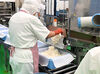 安全・安心な製品を製造するために、
県内産米を使用した米飯を使用しています。