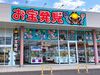 ネイル・ピアス・ヒゲ・髪色髪型ALL自由♪
あなたらしく勤務できます！
接客未経験から始めたスタッフも多数活躍中！
