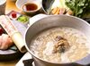 はじめは元気に
「いらっしゃいませ！」が言えればOK。
たくさんの仲間と一緒に協力しながら
ニコニコ笑顔でお仕事しましょう！