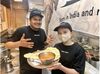 「本格カレーなんて作れるかしら…」
⇒そんな心配は必要なし！！
ほとんどホールのお仕事メイン♪
カレー作りは社員にお任せ◎