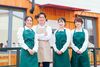 ＼働きやすさバツグンの職場♪／
スタッフ同士、仲が良いのが自慢です！
分からないこと・シフトなど気軽にご相談ください◎