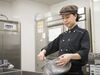 仕込みや調理を中心に
簡単作業がメインだから未経験も安心。
短時間や扶養内もOKで、
自分のペースで無理なく働ける環境です。