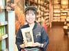 はじめは元気に
「いらっしゃいませ！」が言えればOK。
たくさんの仲間と一緒に協力しながら
ニコニコ笑顔でお仕事しましょう！
