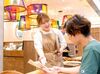 ★学生さん大歓迎★
未経験や初バイトも大歓迎♪
優しい先輩が丁寧に教えるのでご安心を◎
