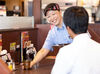 明るく助け合える雰囲気のお店♪
マニュアル完備＆丁寧なフォローで
未経験でも安心して始められます！