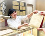 一番人気は看板商品の"豆大福"。北海道の契約農園直送の小豆を炊いています。この美味しさをお客さまへ♪