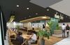 2026年8月4日新規オープン！
駅チカ×オシャレなカフェで、
ホールorキッチン募集中！
未経験でもしっかり研修があるから安心♪