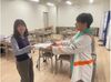 パークスタッフから書類を受け取っている様子です♪
カンドゥーの和気あいあいとした空気で楽しく仕事ができる環境です◎