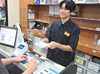 平日だけ＆18：00までの勤務で家事やプライベートも両立★
地域密着のお店で安心して働けます！