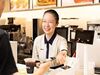 ≪主婦さん＆フリーター活躍中♪≫
STAFF同士、仲よく助け合ってお仕事◎
シフト提出は2週間ごと★